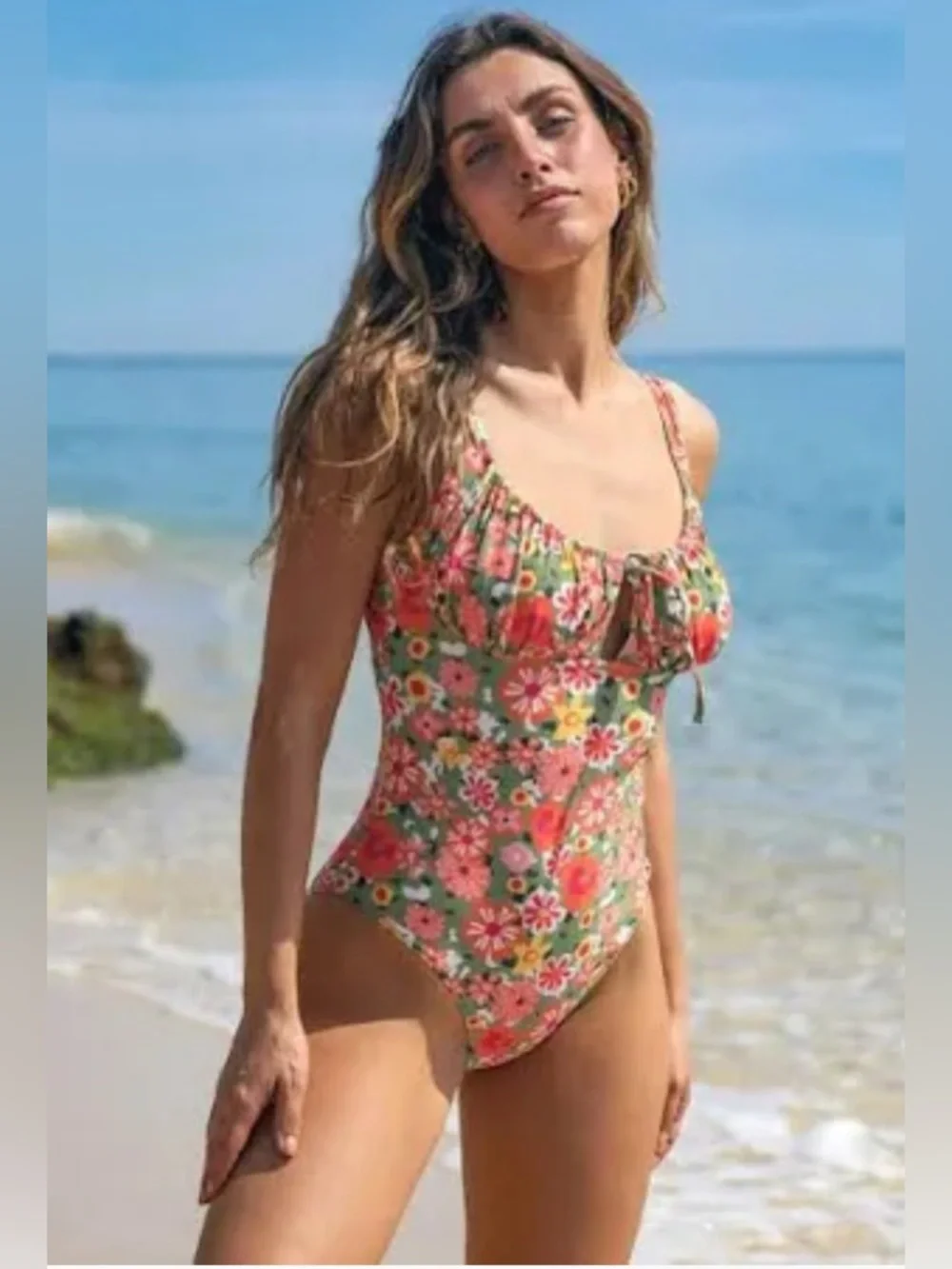 NWT-Medium Berlook neutral floral
 front tie adjustable straps
Ruched padded - Picture 2 of 9